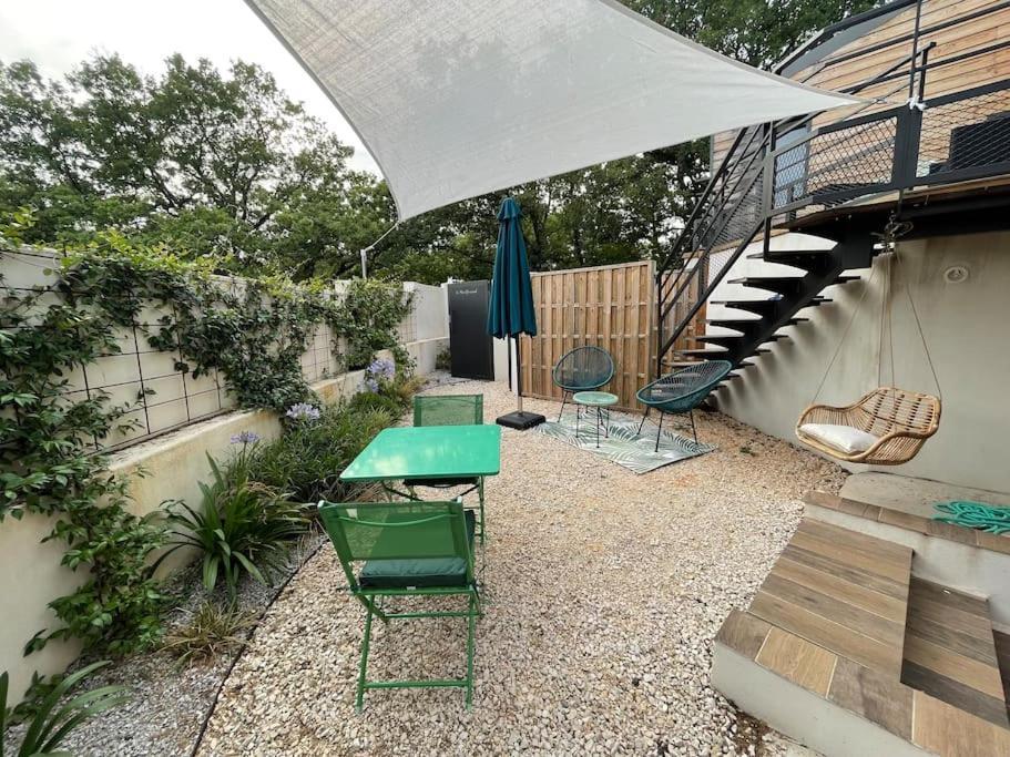 Bulle de détente avec jacuzzi Saint-Martin-de-Londres Extérieur photo